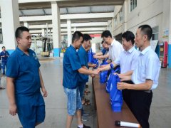 市總入伏送清涼 關愛職工放心上