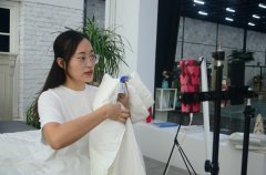 服務(wù)“夜”態(tài)，創(chuàng)造商機(jī)！英儂魏經(jīng)理如是說(shuō)