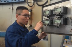 姜磊:儀表的“保健師”