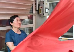 面料車間劉麗麗：練就火眼金睛，成就質(zhì)量堅(jiān)盾